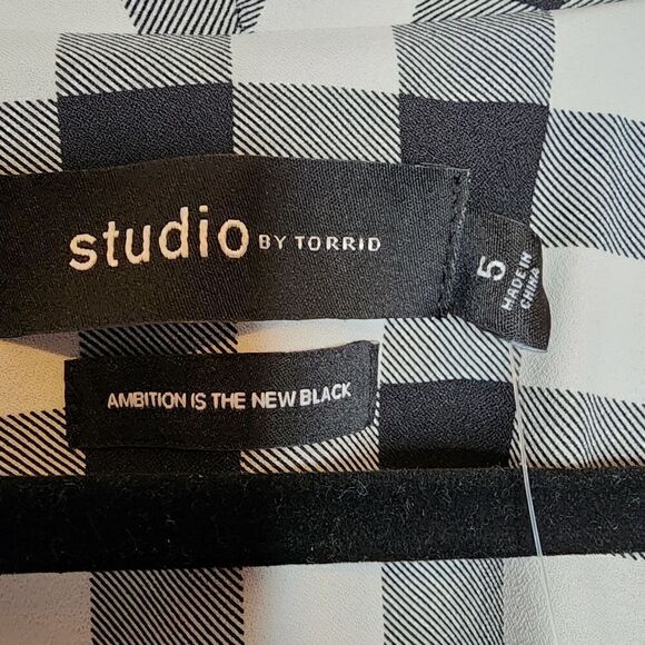 5X 28W Torrid Black White Retro Gingham Plaid Blazer Crepe Open Shawl Collar Plu - Picture 6 of 10